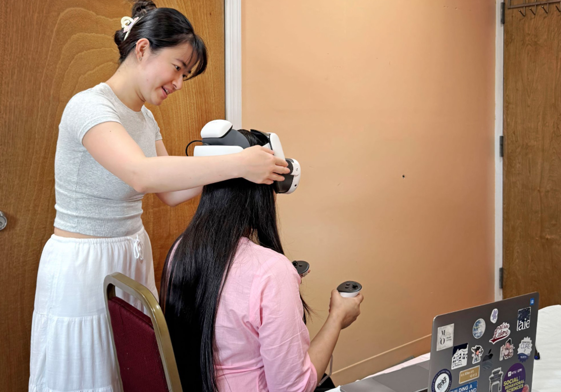 Student preparing the VR headset