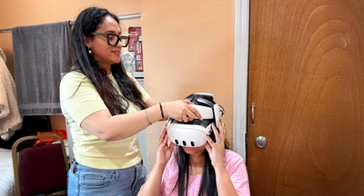 Students using VR glasses
